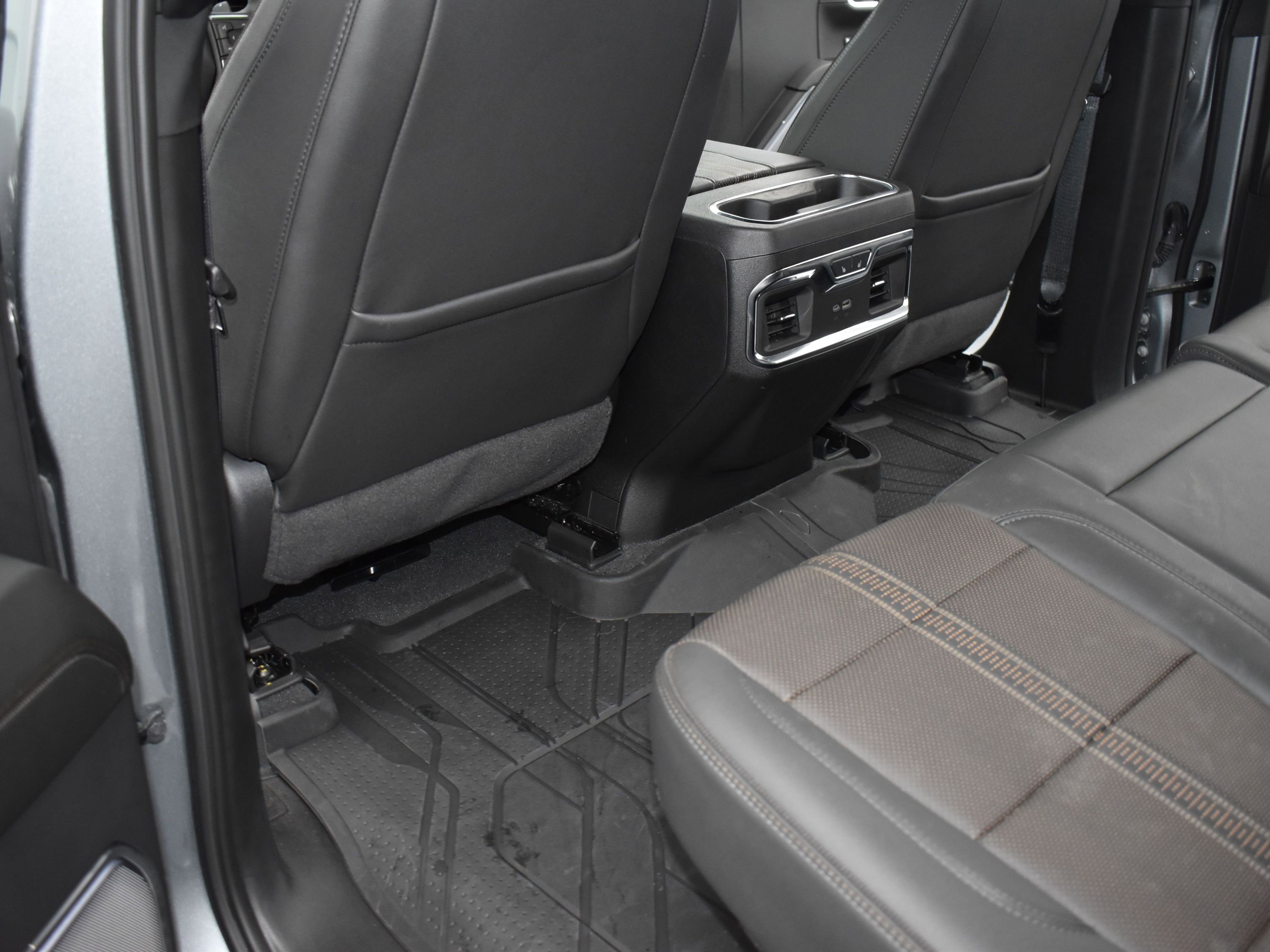 Used 2024 Chevrolet Silverado 1500 High Country AWD/4WD image 13