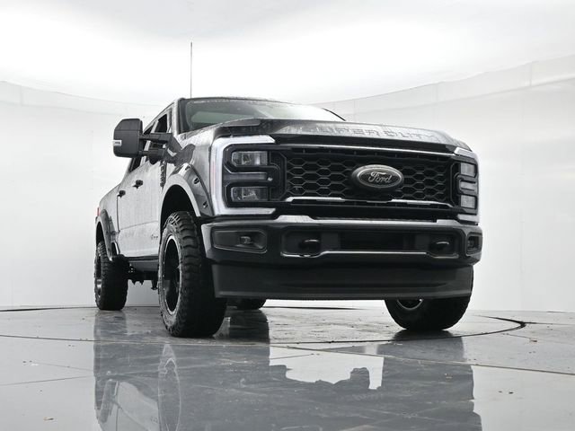 New 2025 Ford F250 XLT w/ Black Appearance Package image 32