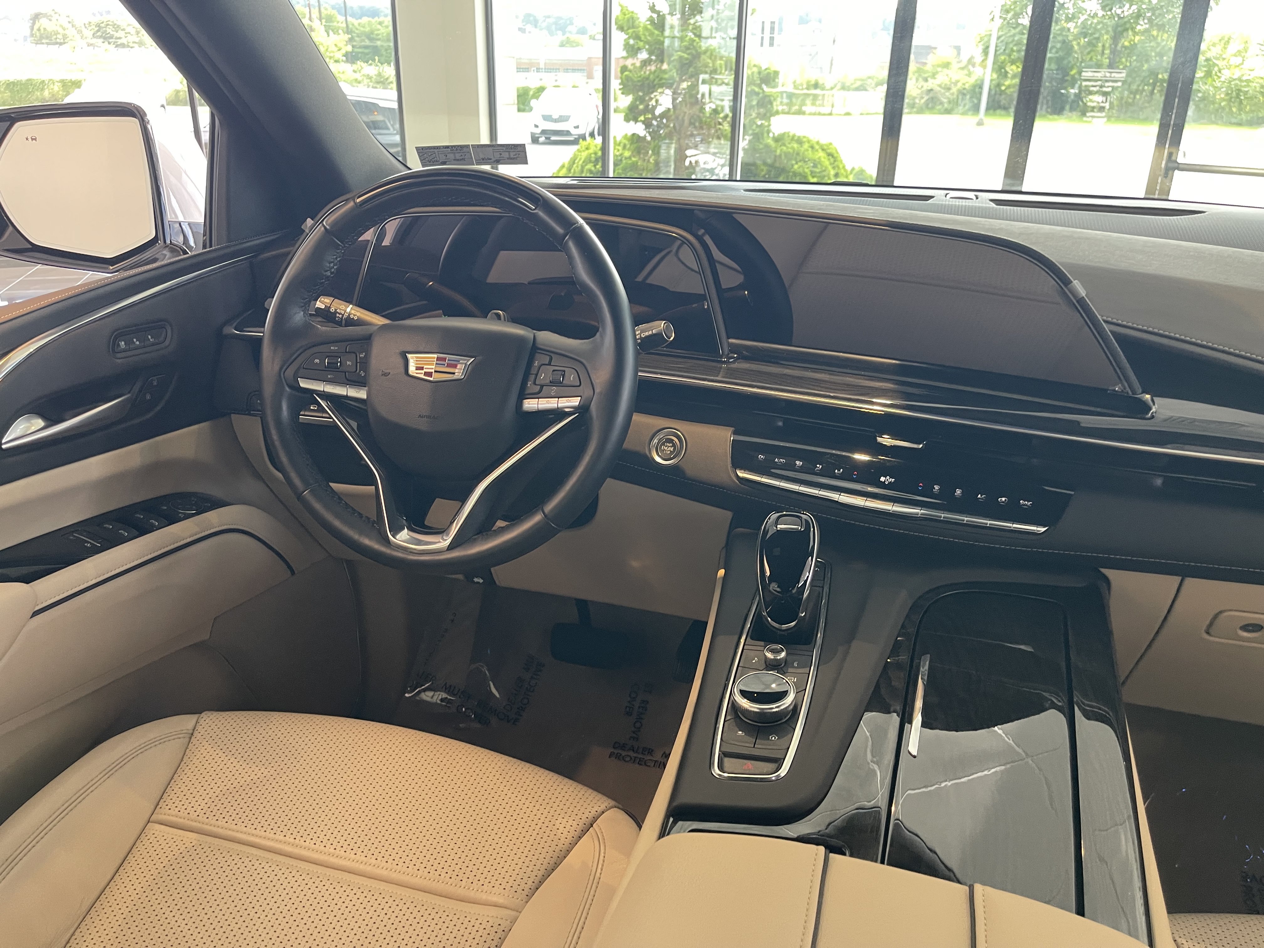 Certified 2024 Cadillac Escalade ESV Premium Luxury AWD/4WD image 23