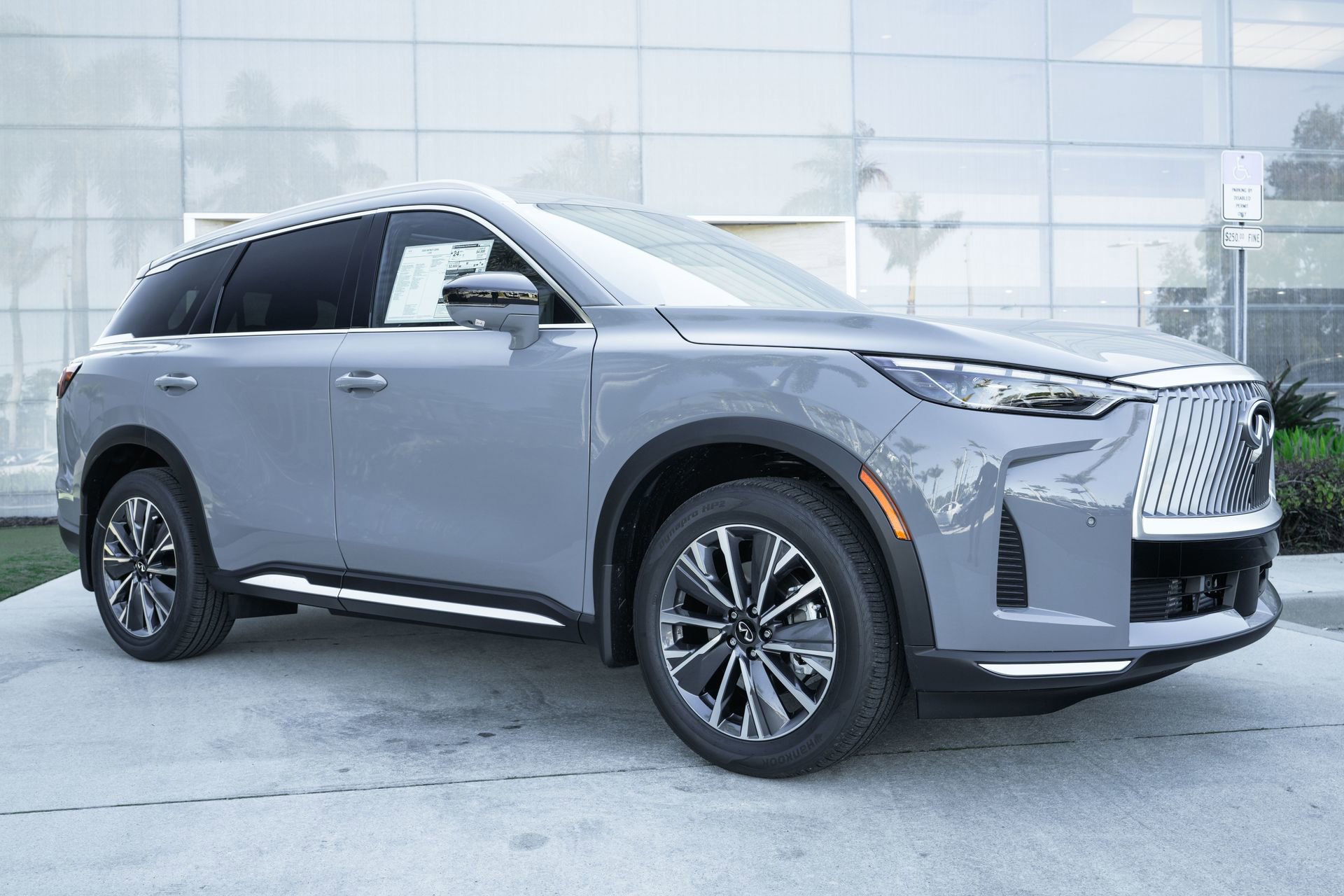 New 2026 INFINITI QX60 Luxe w/ Cargo Package image 2