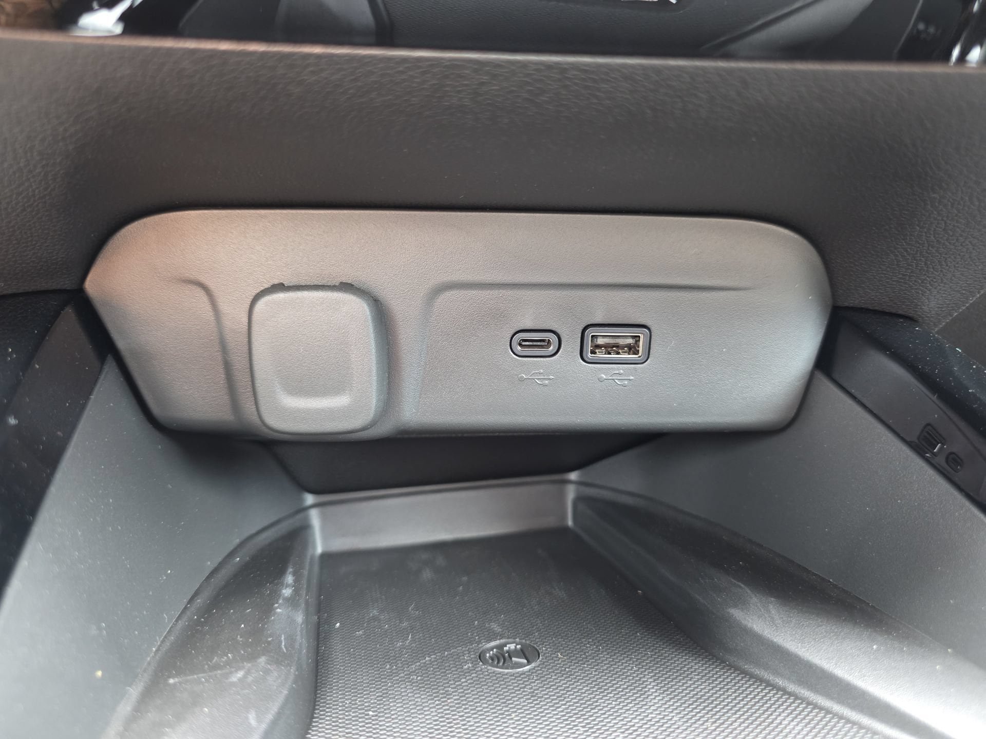 New 2026 Chevrolet Trax ACTIV w/ Sunroof Package FWD image 23