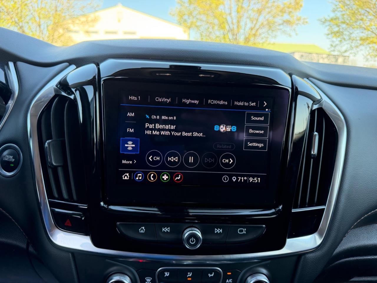 Used 2021 Chevrolet Traverse LT w/ LPO, Blackout Package image 17