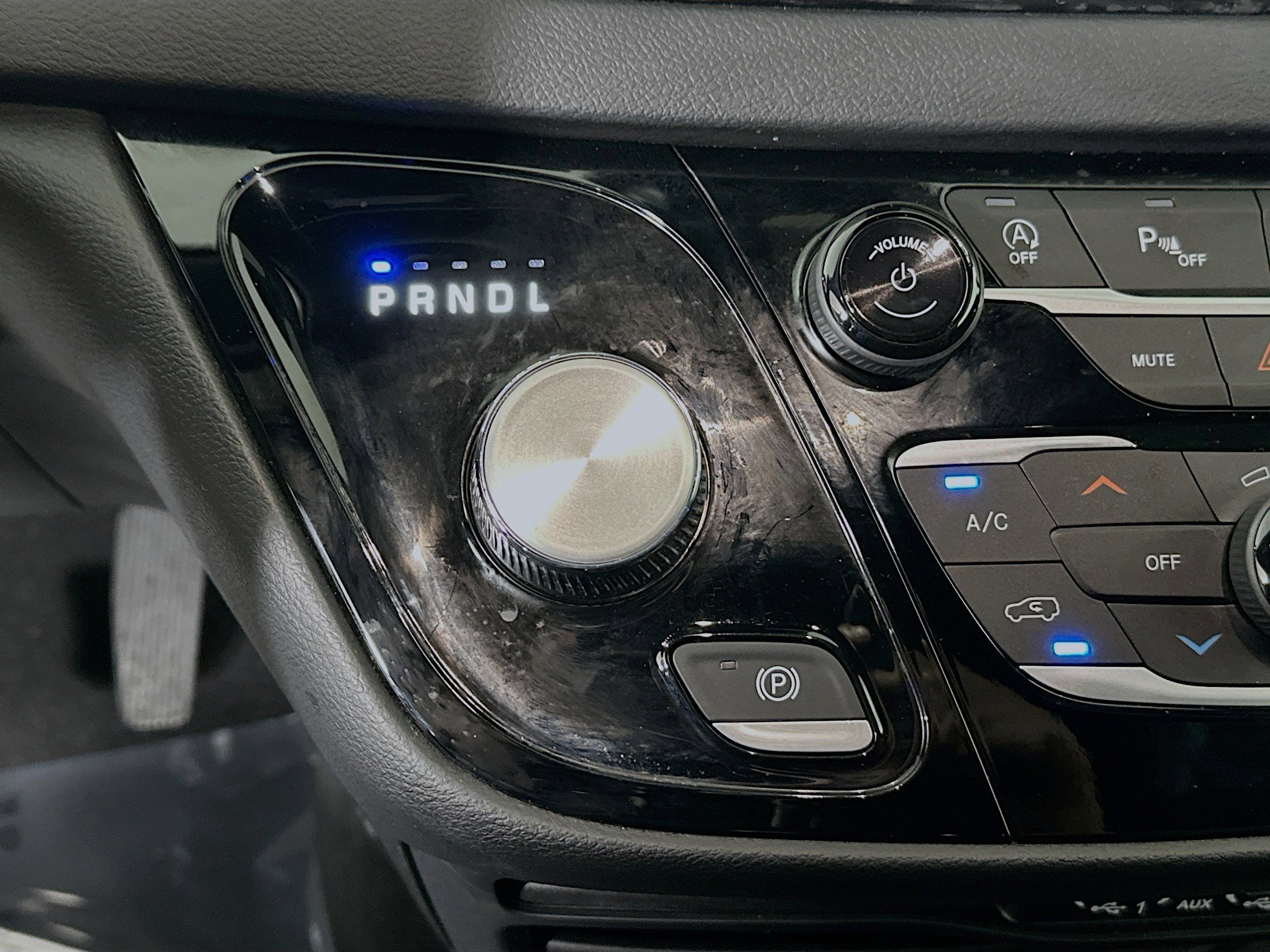 Used 2025 Chrysler Pacifica Select image 21