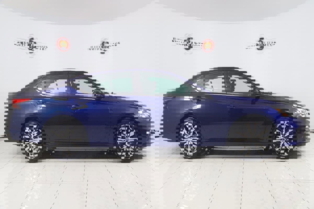 Used 2021 Nissan Altima 2.5 SR image 2