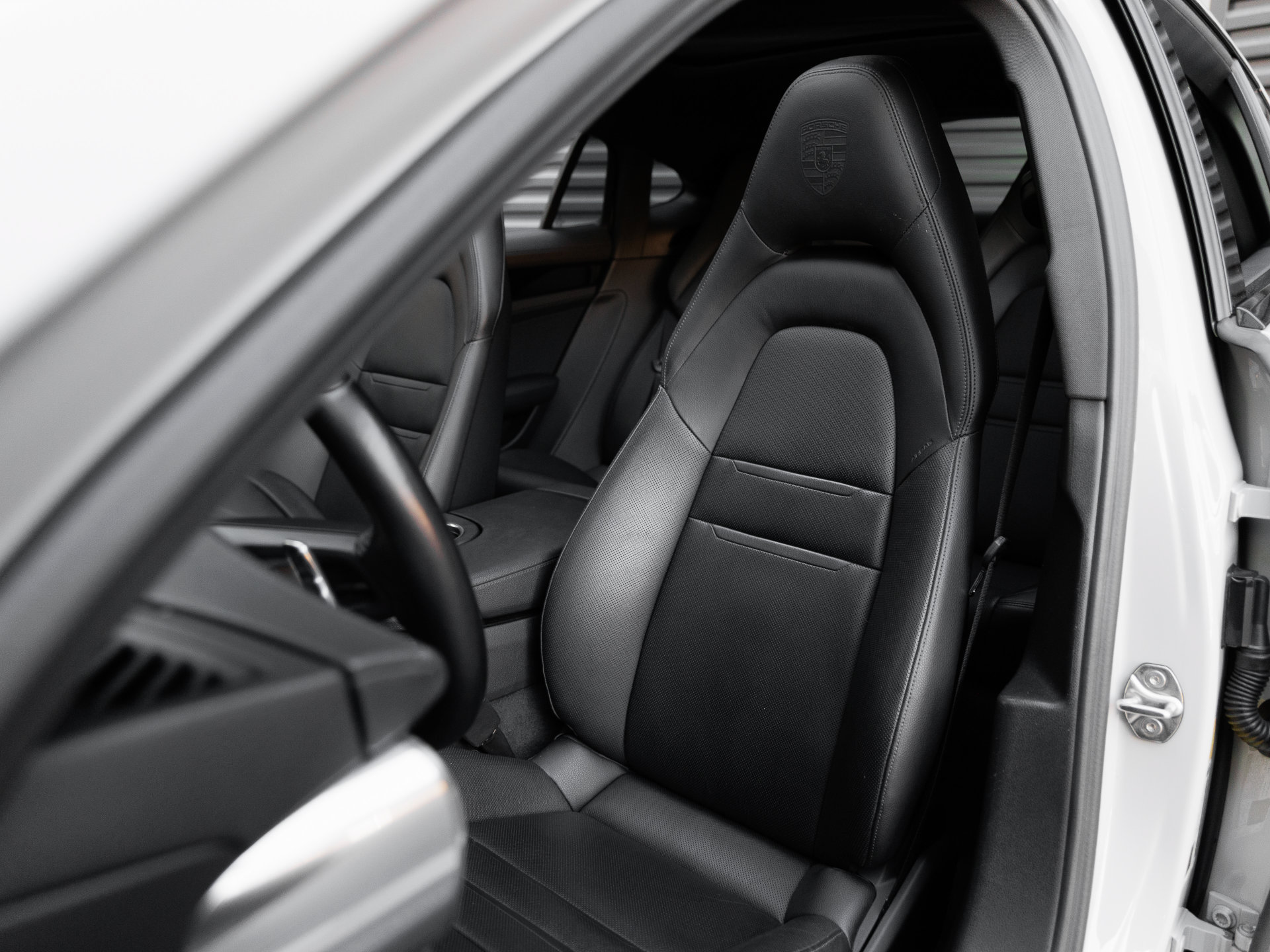 Certified 2023 Porsche Panamera Platinum Edition RWD image 5