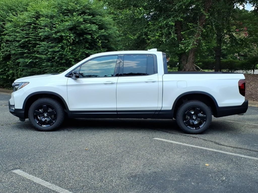 New 2026 Honda Ridgeline Black Edition image 3