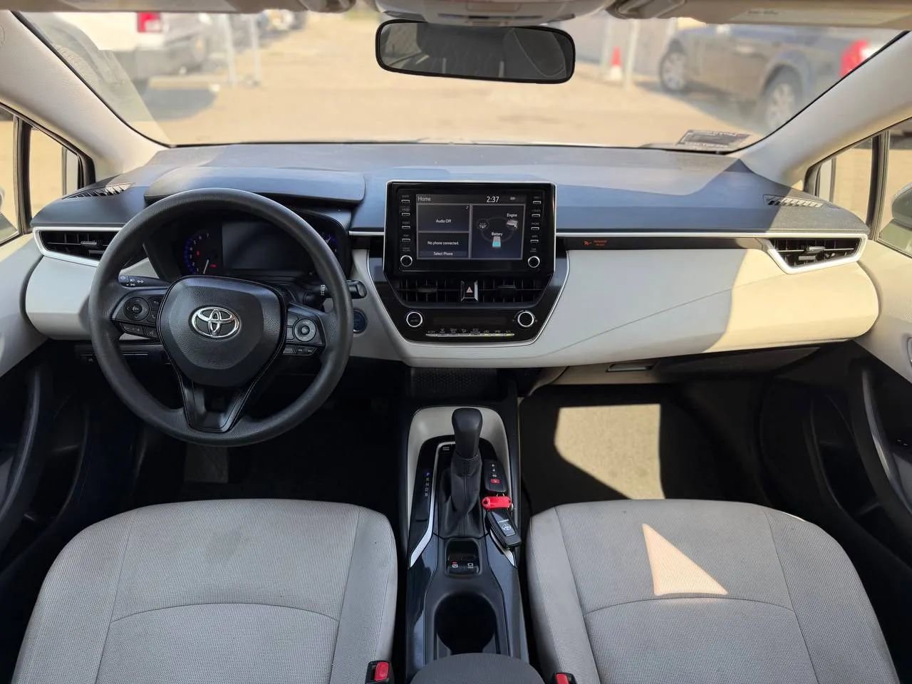 Used 2020 Toyota Corolla LE w/ Carpet Mat Package (TMS) FWD image 31