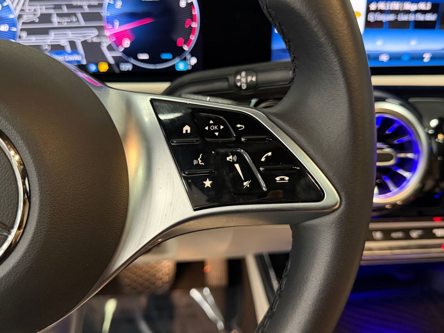 Used 2025 Mercedes-Benz CLA 250 image 29