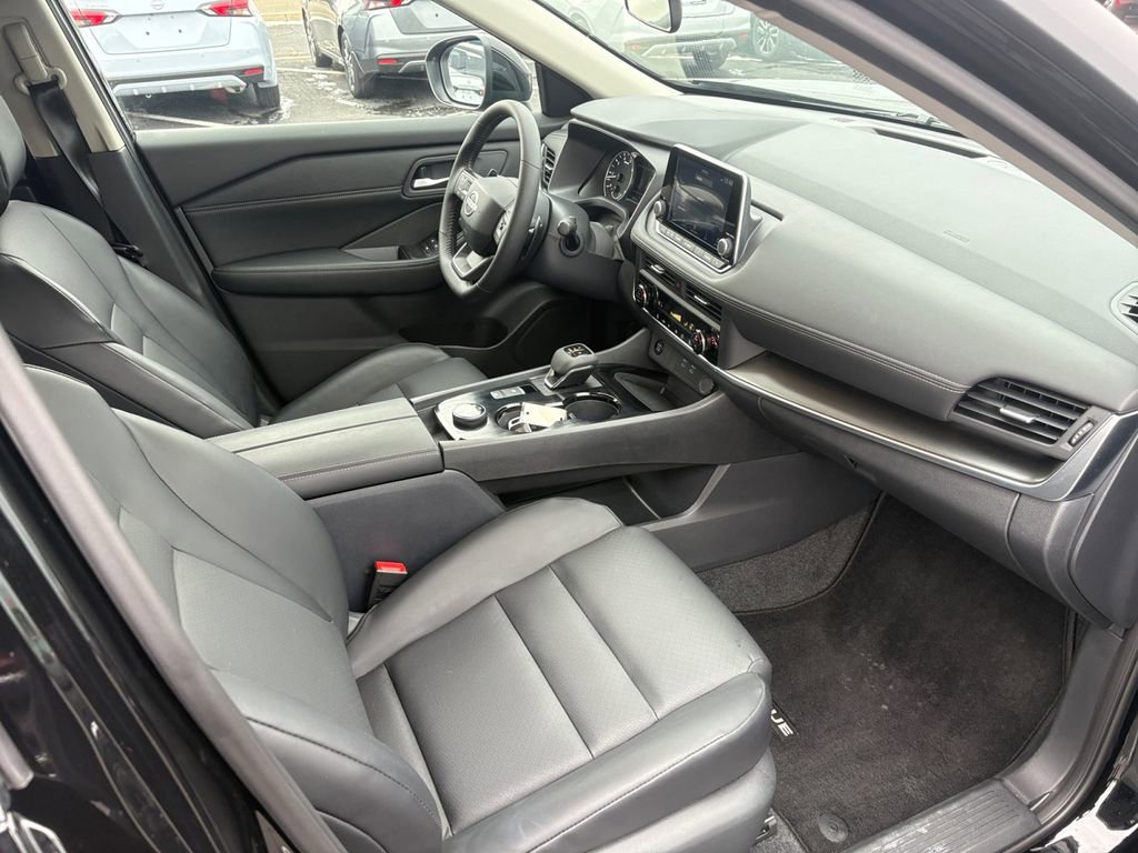 Used 2026 Nissan Rogue SV w/ SV Premium Package image 20
