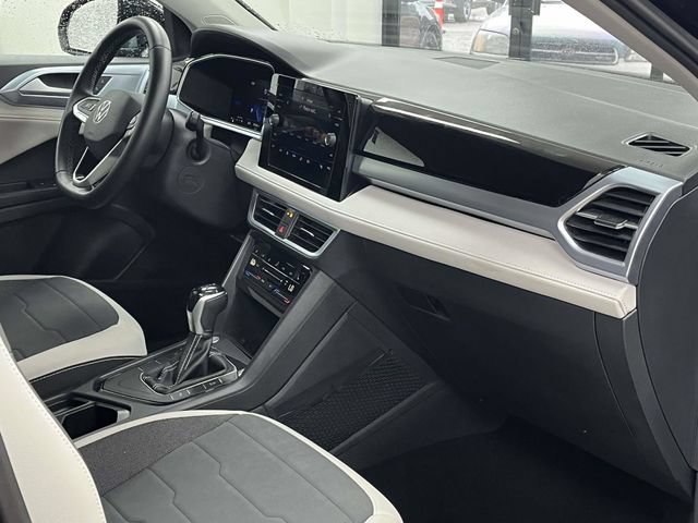 Used 2025 Volkswagen Taos SE FWD image 27