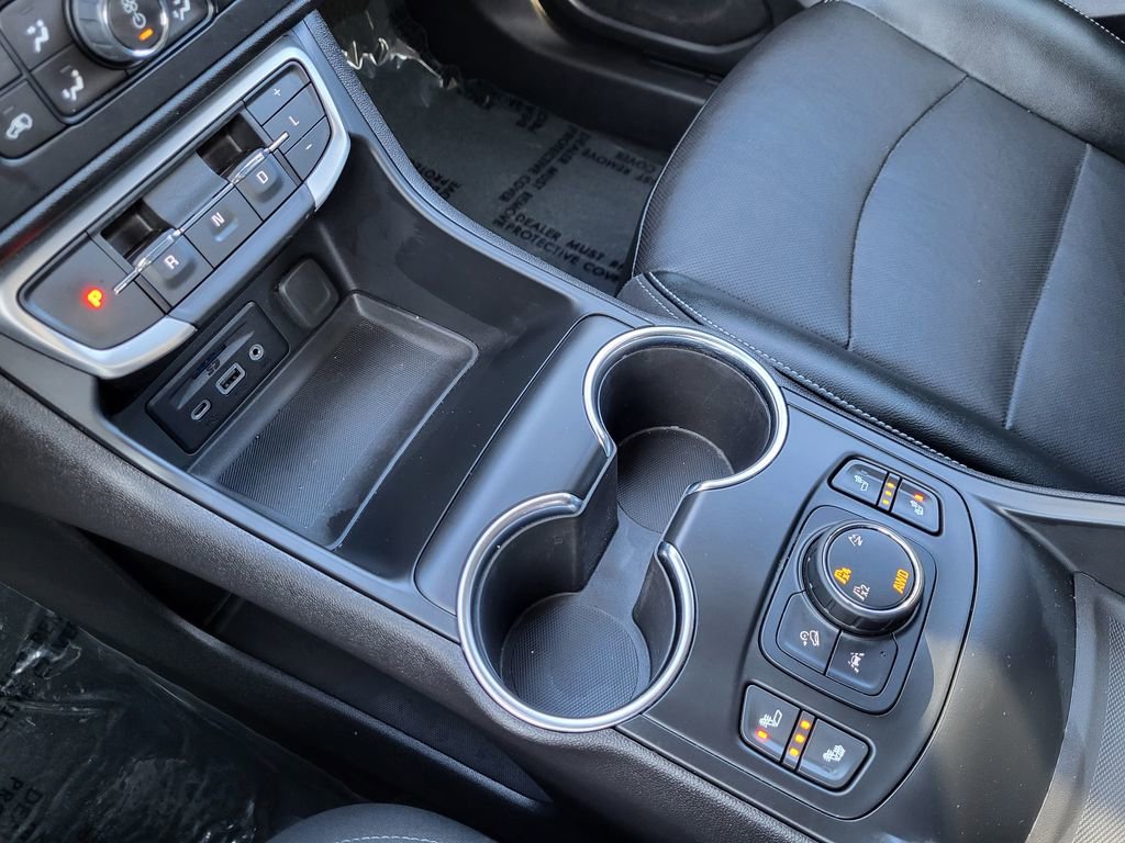 Used 2024 GMC Terrain SLT image 10