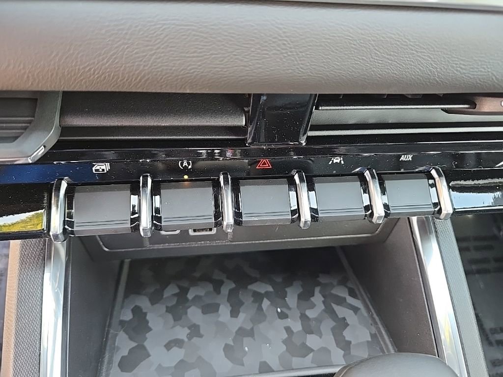 New 2026 GMC Canyon Elevation w/ Convenience Package image 26