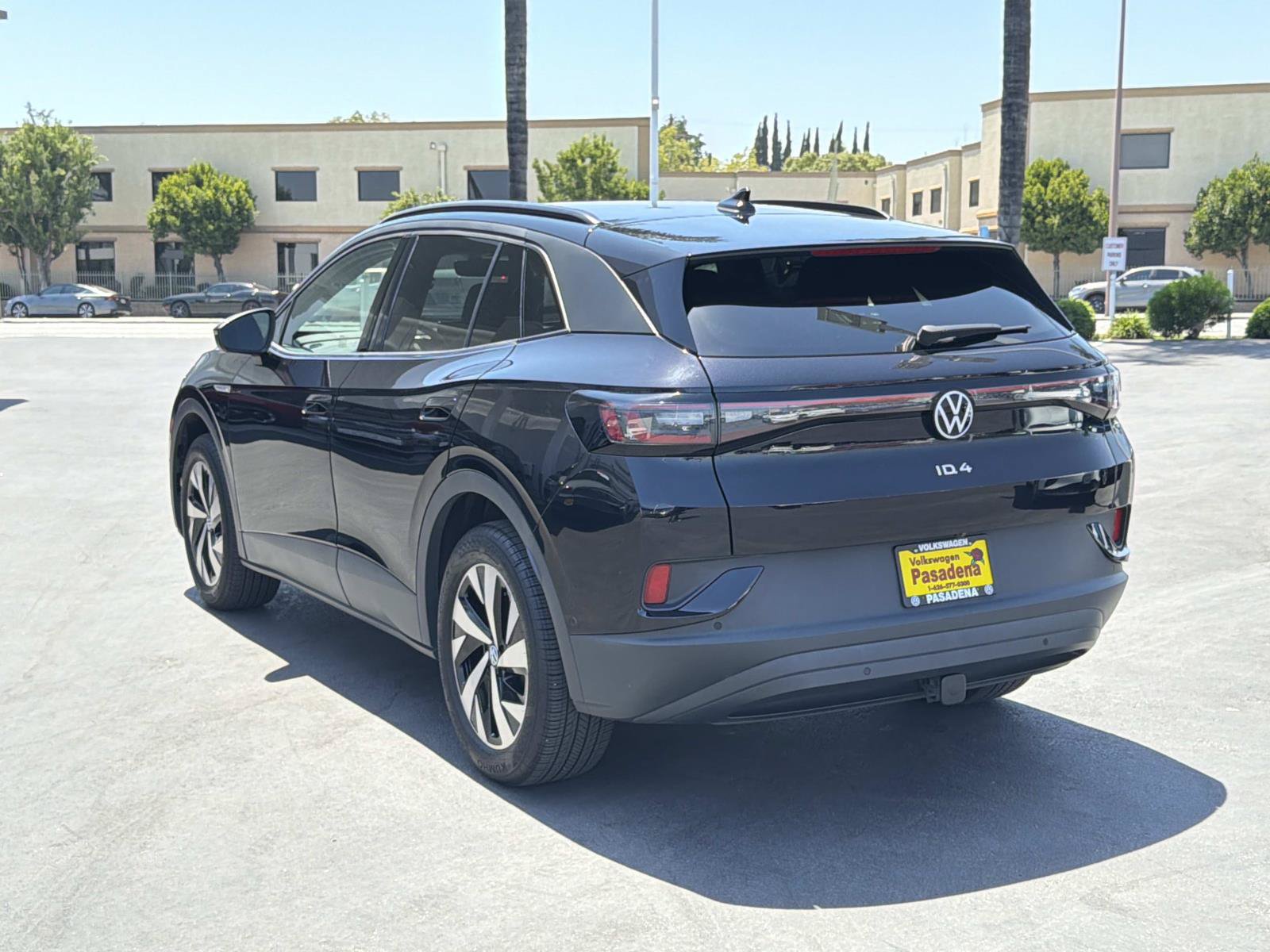 Certified 2023 Volkswagen ID.4 Pro AWD/4WD image 3