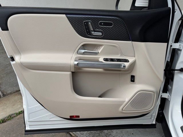 Certified 2025 Mercedes-Benz GLB 250 image 18