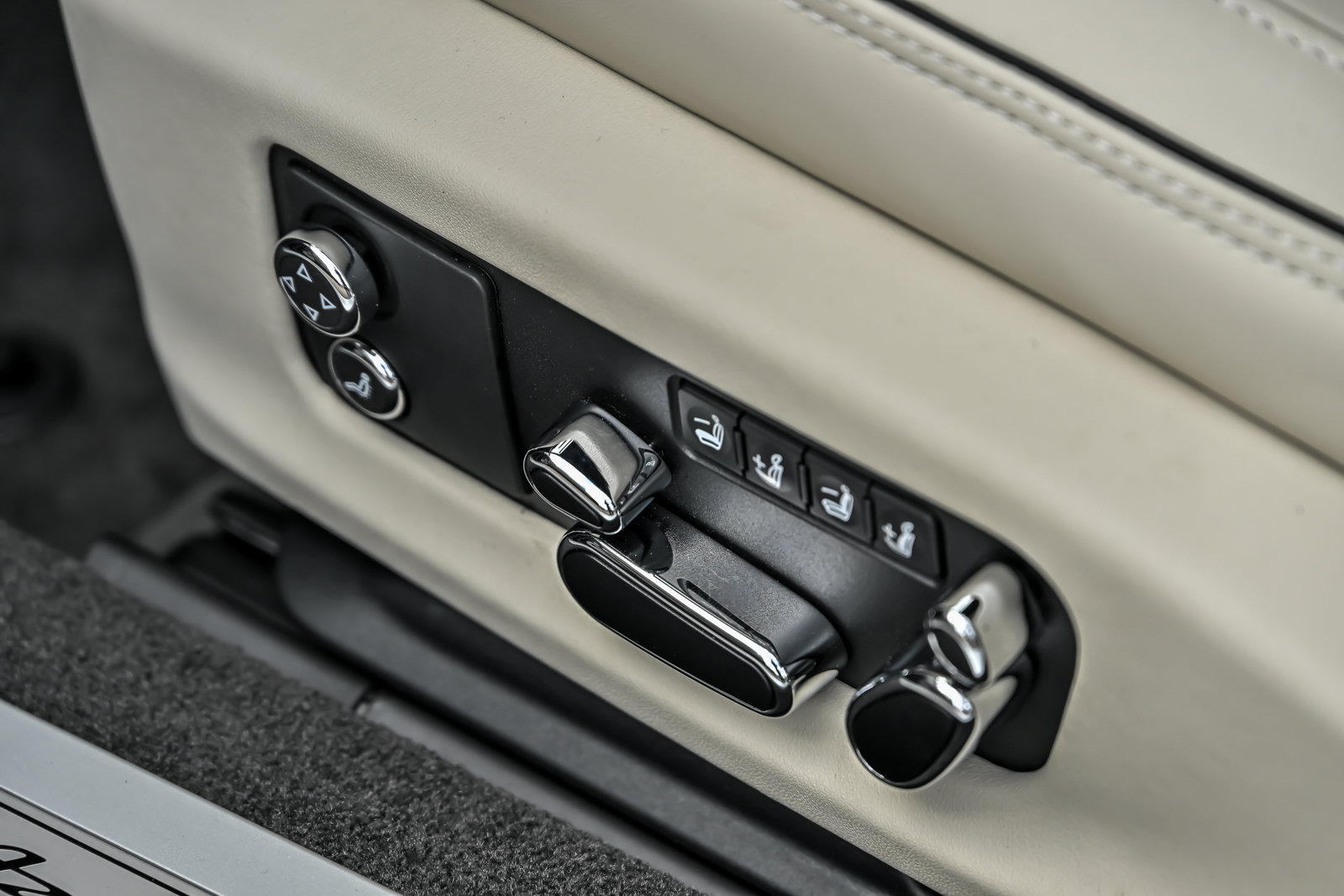 New 2026 Bentley Continental GT Azure AWD/4WD image 33