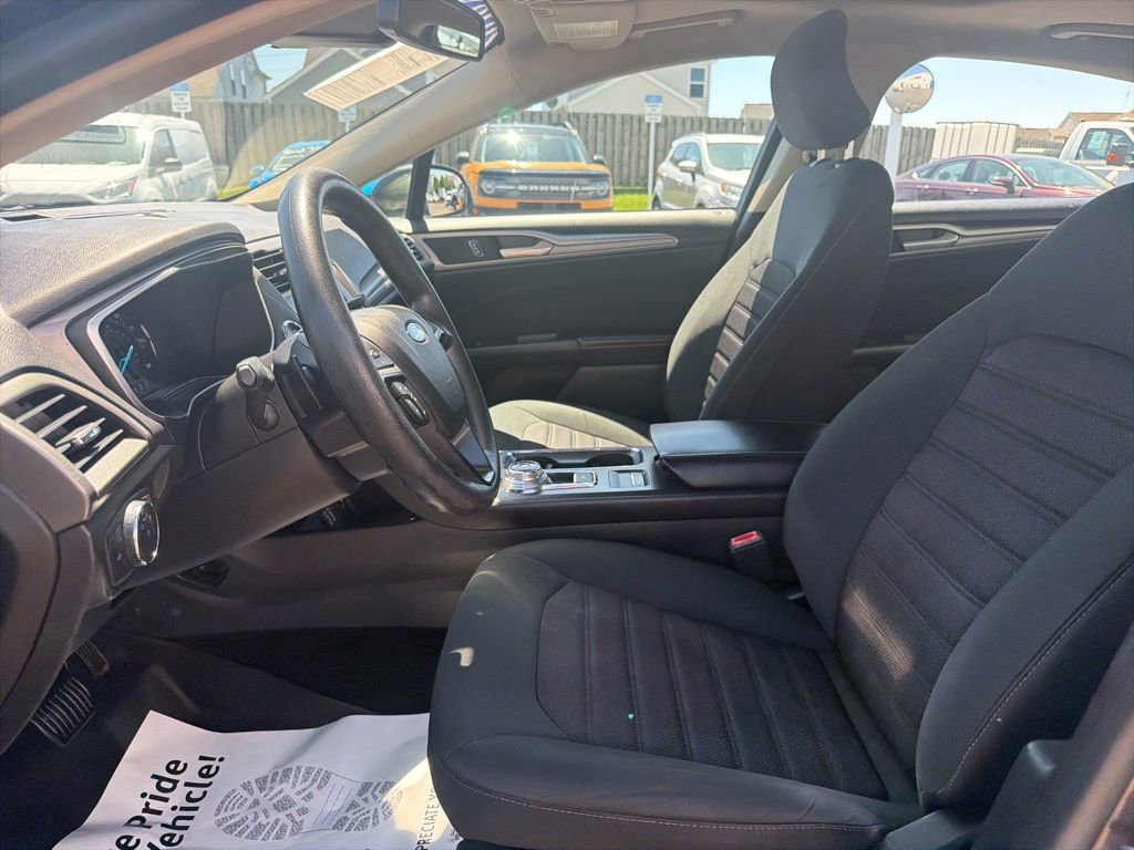 Used 2019 Ford Fusion SE FWD image 22