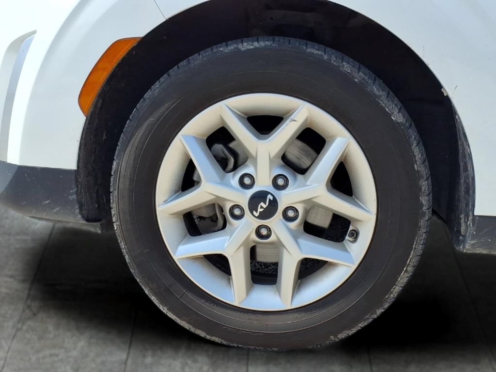 Used 2024 Kia Soul LX w/ Option Group 015 FWD image 8