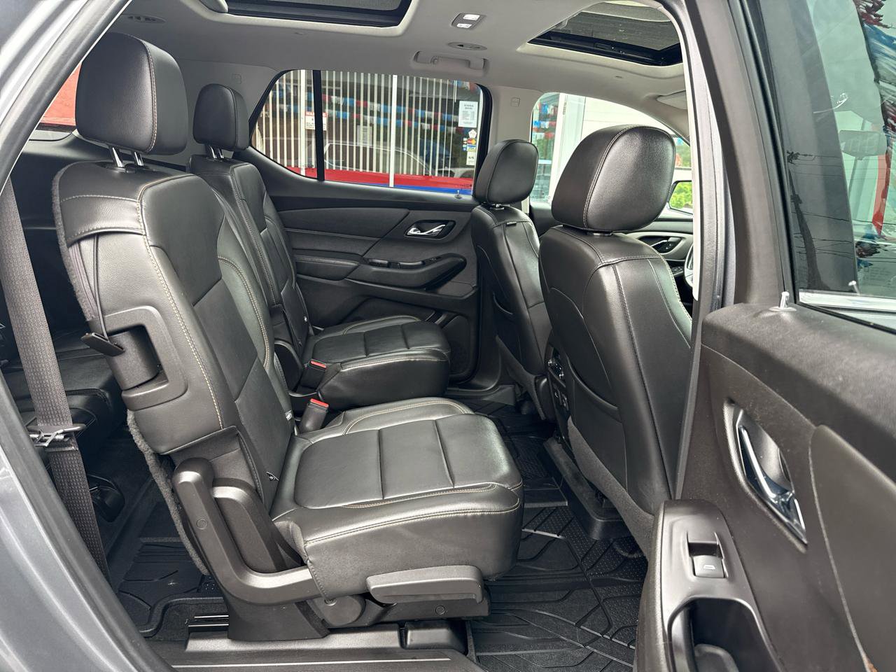 Used 2019 Chevrolet Traverse LT w/ LT Premium Package AWD/4WD image 29