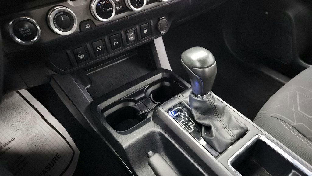 Used 2017 Toyota Tacoma TRD Sport image 15