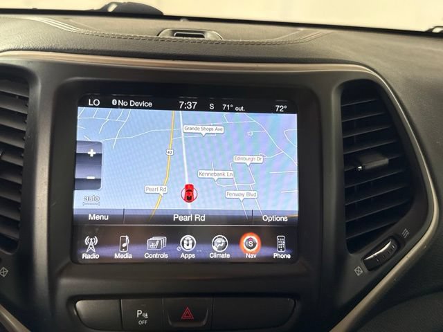 Used 2018 Jeep Cherokee Limited w/ High Altitude Package AWD/4WD image 21