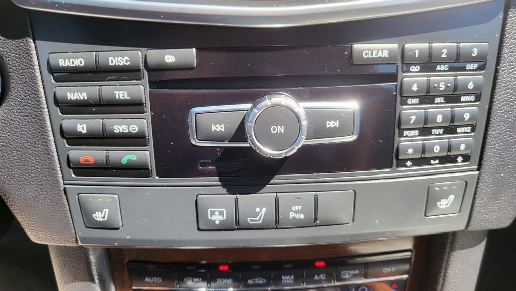 Used 2013 Mercedes-Benz E 350 Sedan image 32