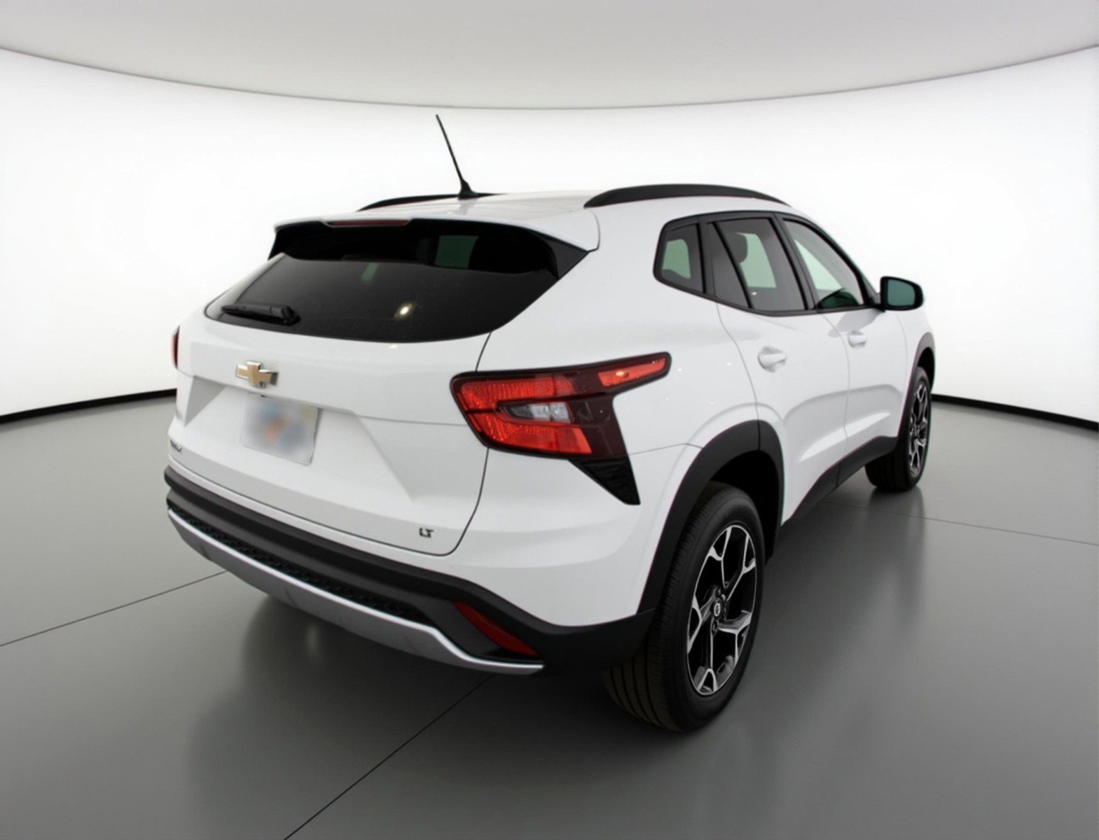 Used 2025 Chevrolet Trax LT FWD image 9