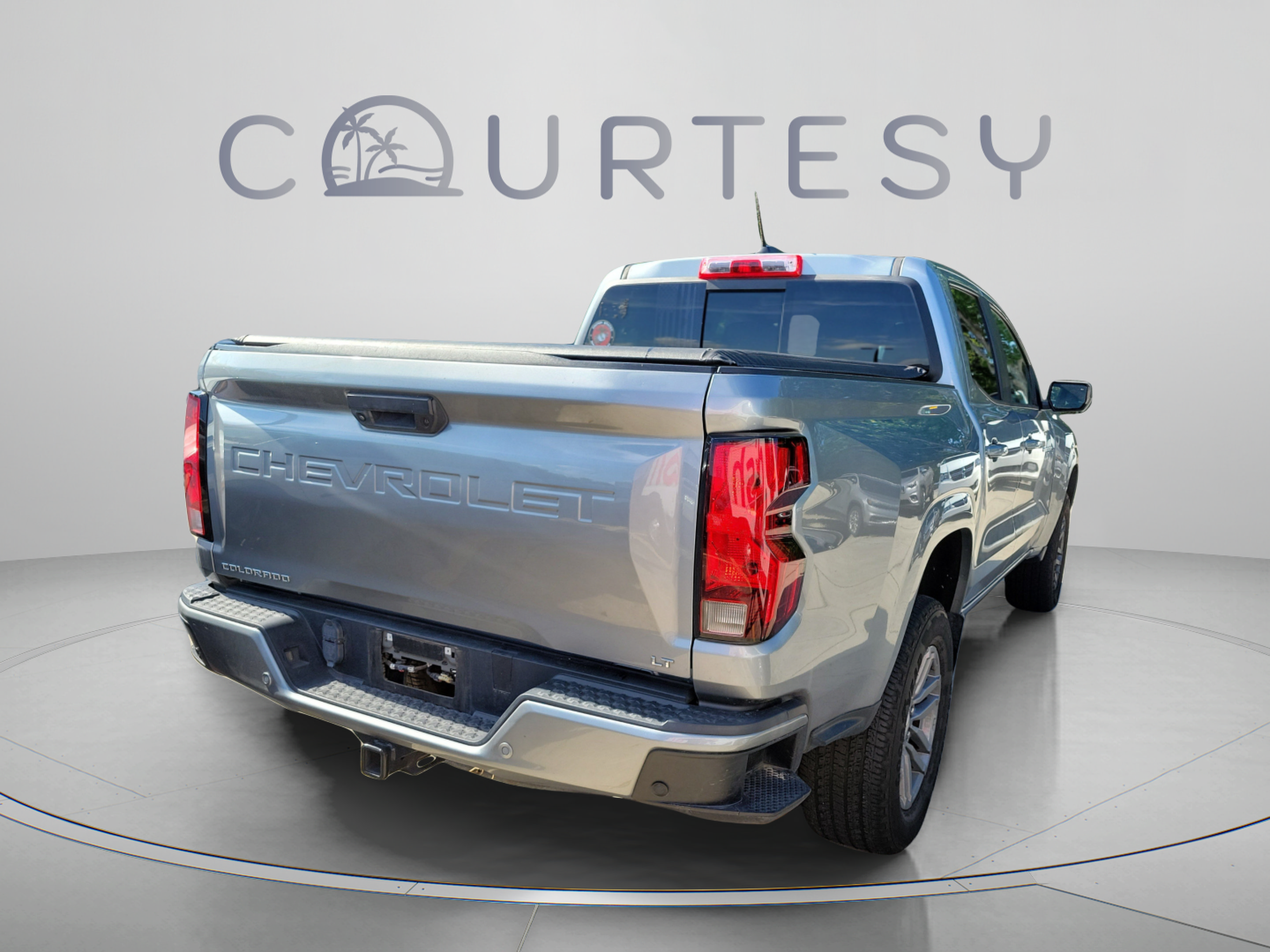 Used 2023 Chevrolet Colorado LT w/ LT Convenience Package II RWD image 3