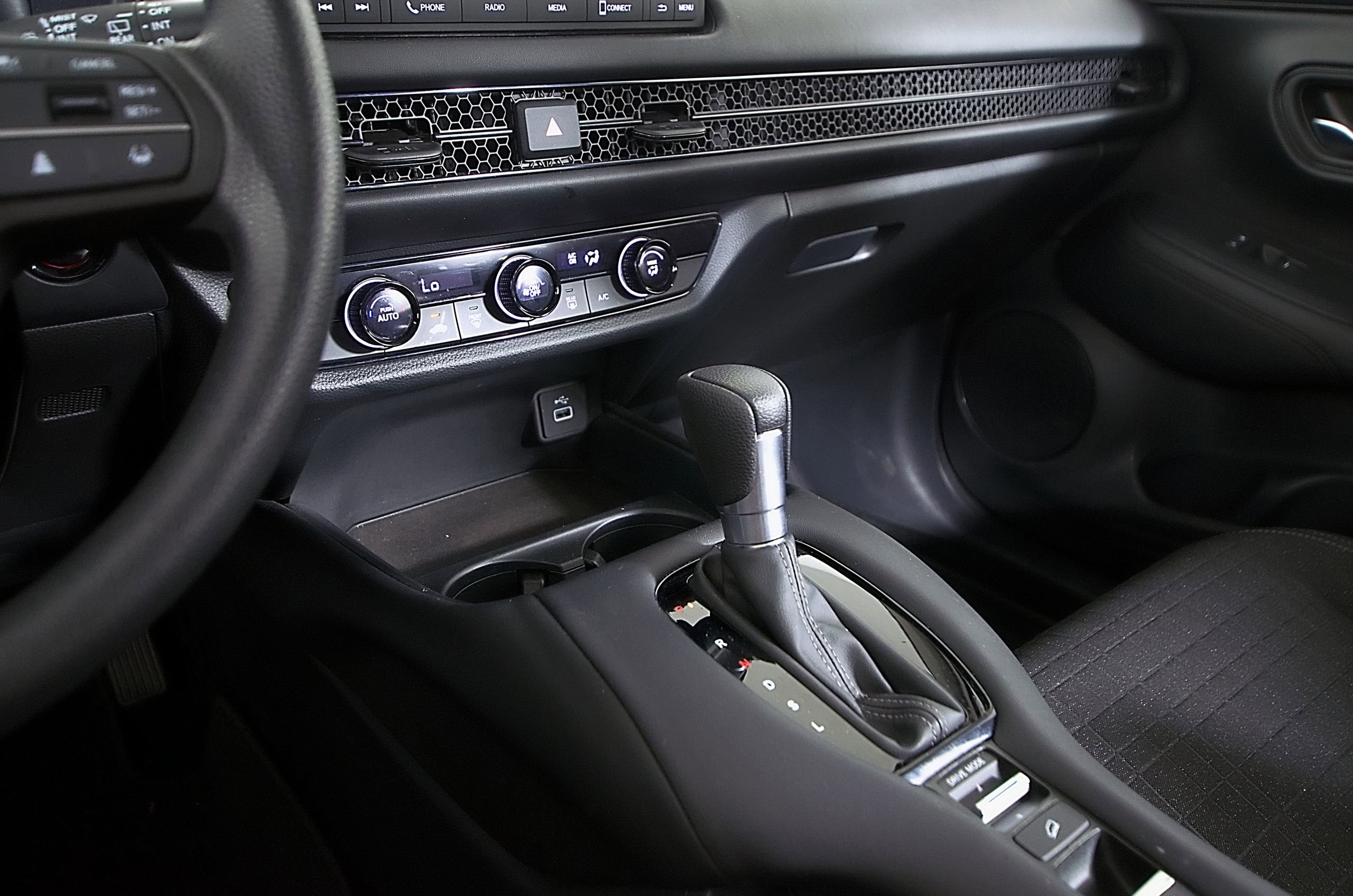 Used 2024 Honda HR-V LX image 25