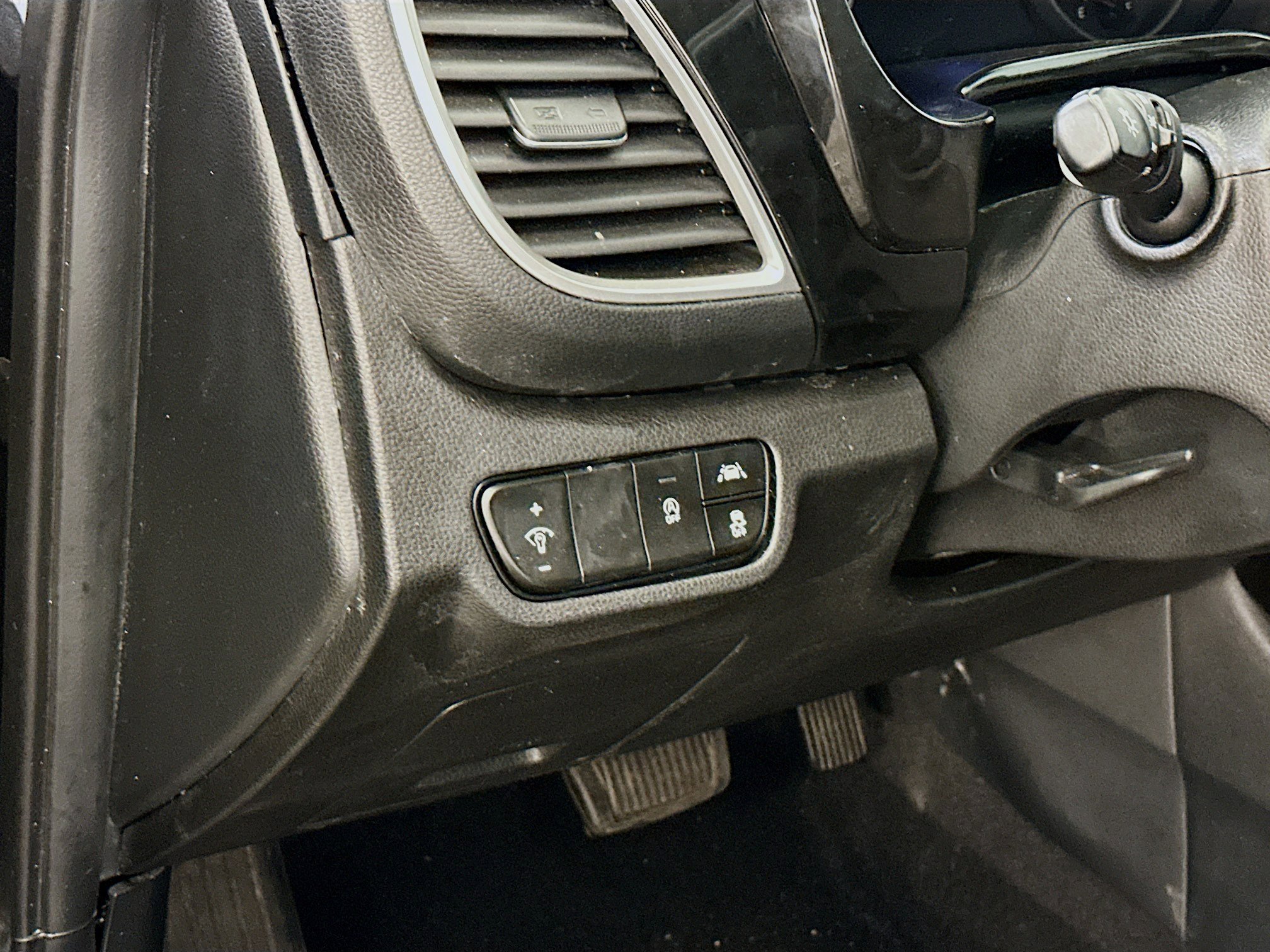 Used 2023 Kia Seltos EX image 17