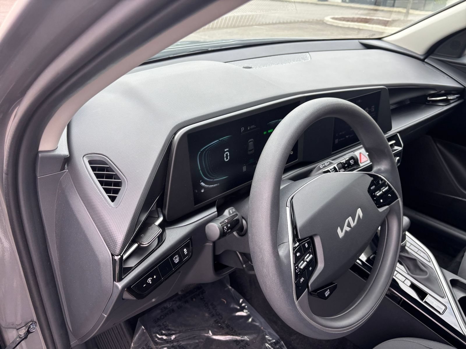 Used 2026 Kia Niro LX FWD image 33