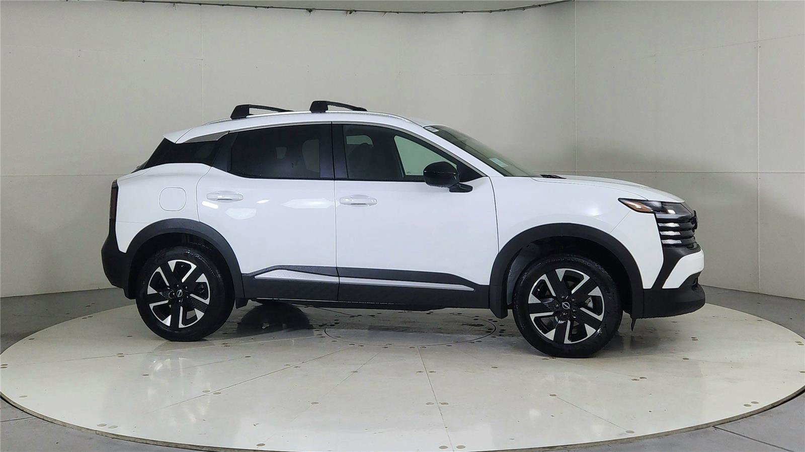 New 2026 Nissan Kicks SV w/ Charging Package image 8