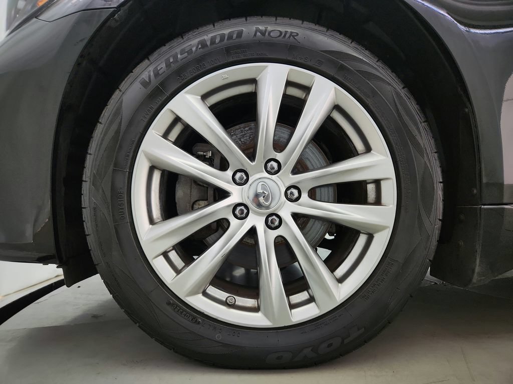 Used 2018 INFINITI Q70 Luxe w/ Proactive Package AWD/4WD image 32