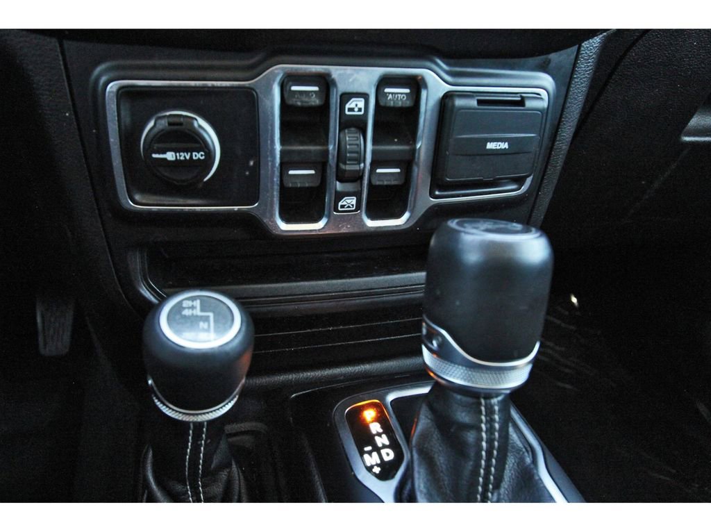 Used 2019 Jeep Wrangler Unlimited Sahara image 20