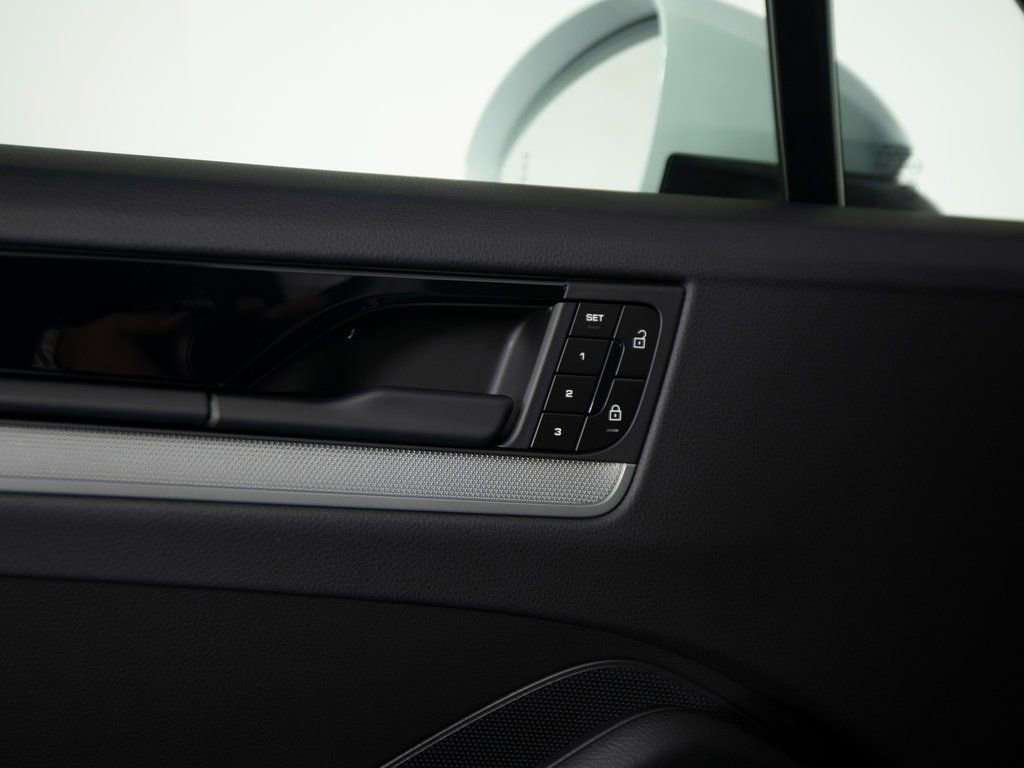 New 2026 Porsche Cayenne image 20