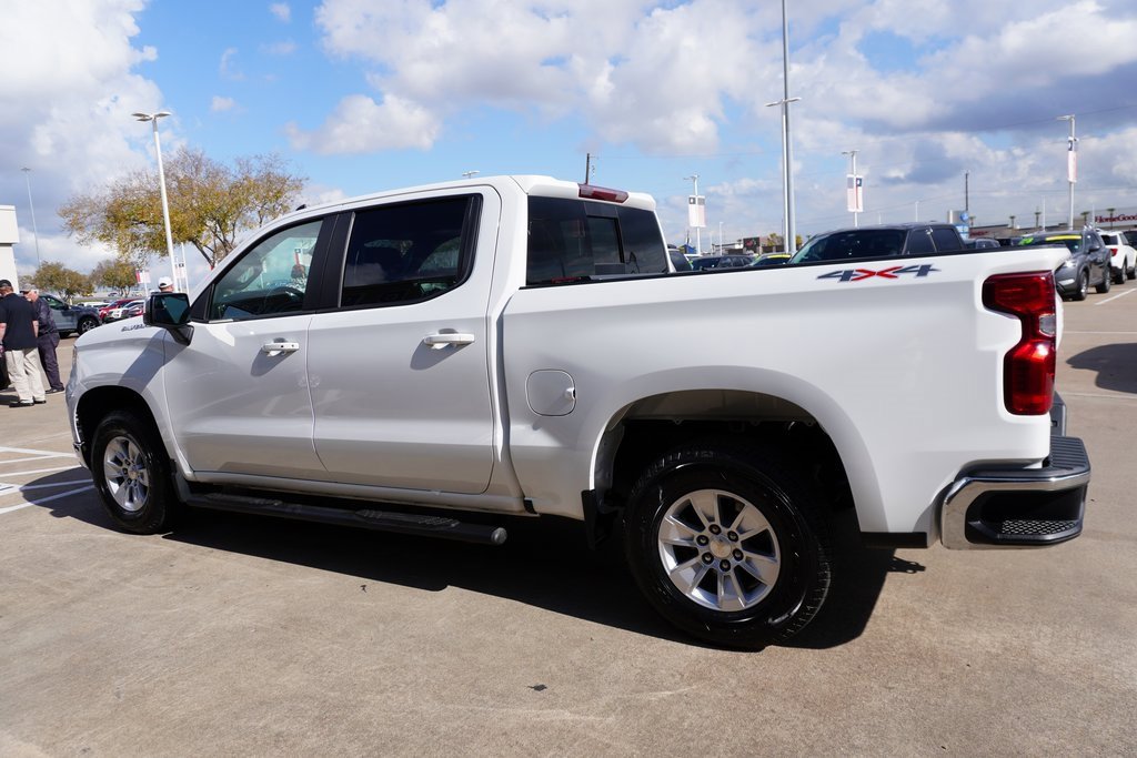 Used 2022 Chevrolet Silverado 1500 LT w/ Convenience Package II image 4
