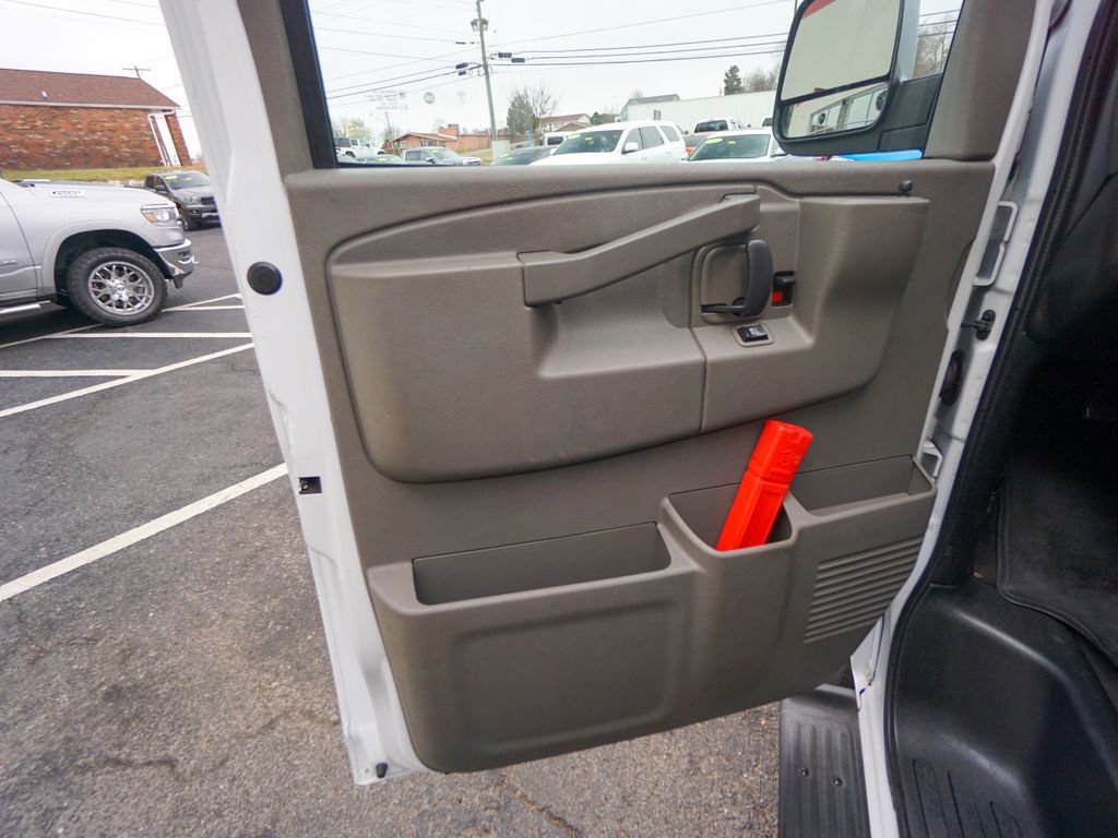 Used 2020 Chevrolet Express 3500 LT w/ LT Preferred Equipment Group RWD image 11