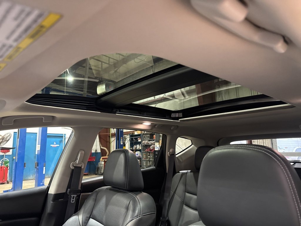 Used 2017 Nissan Murano Platinum w/ Platinum Technology Package image 3