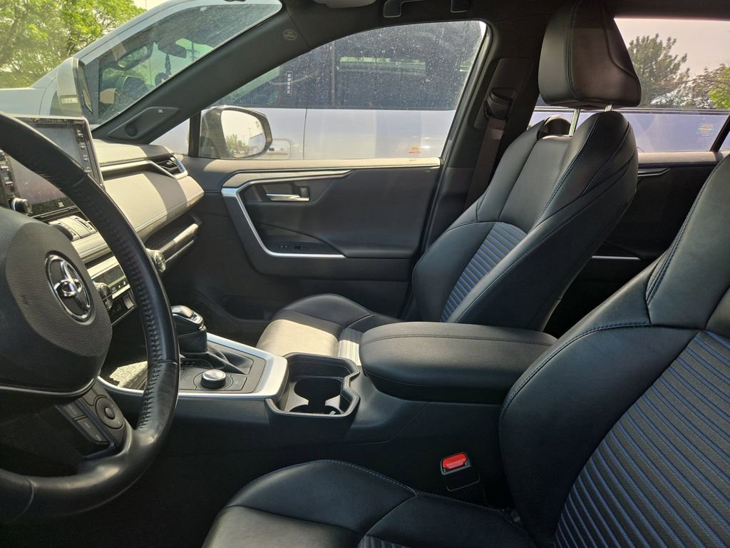 Used 2019 Toyota RAV4 XSE w/ XSE Weather Package AWD/4WD image 5
