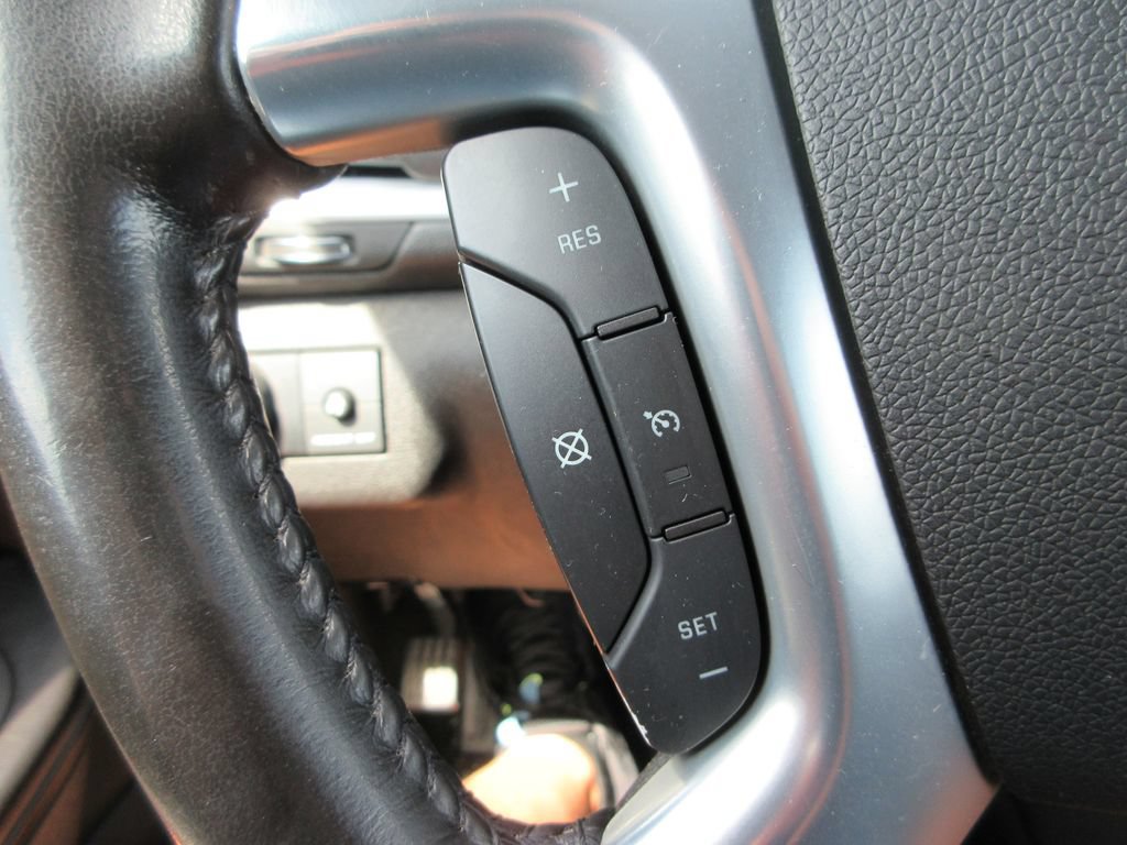 Used 2017 Chevrolet Traverse LT w/ Style and Technology Package FWD image 25