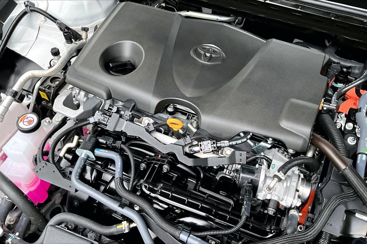 Used 2025 Toyota Camry LE FWD image 31