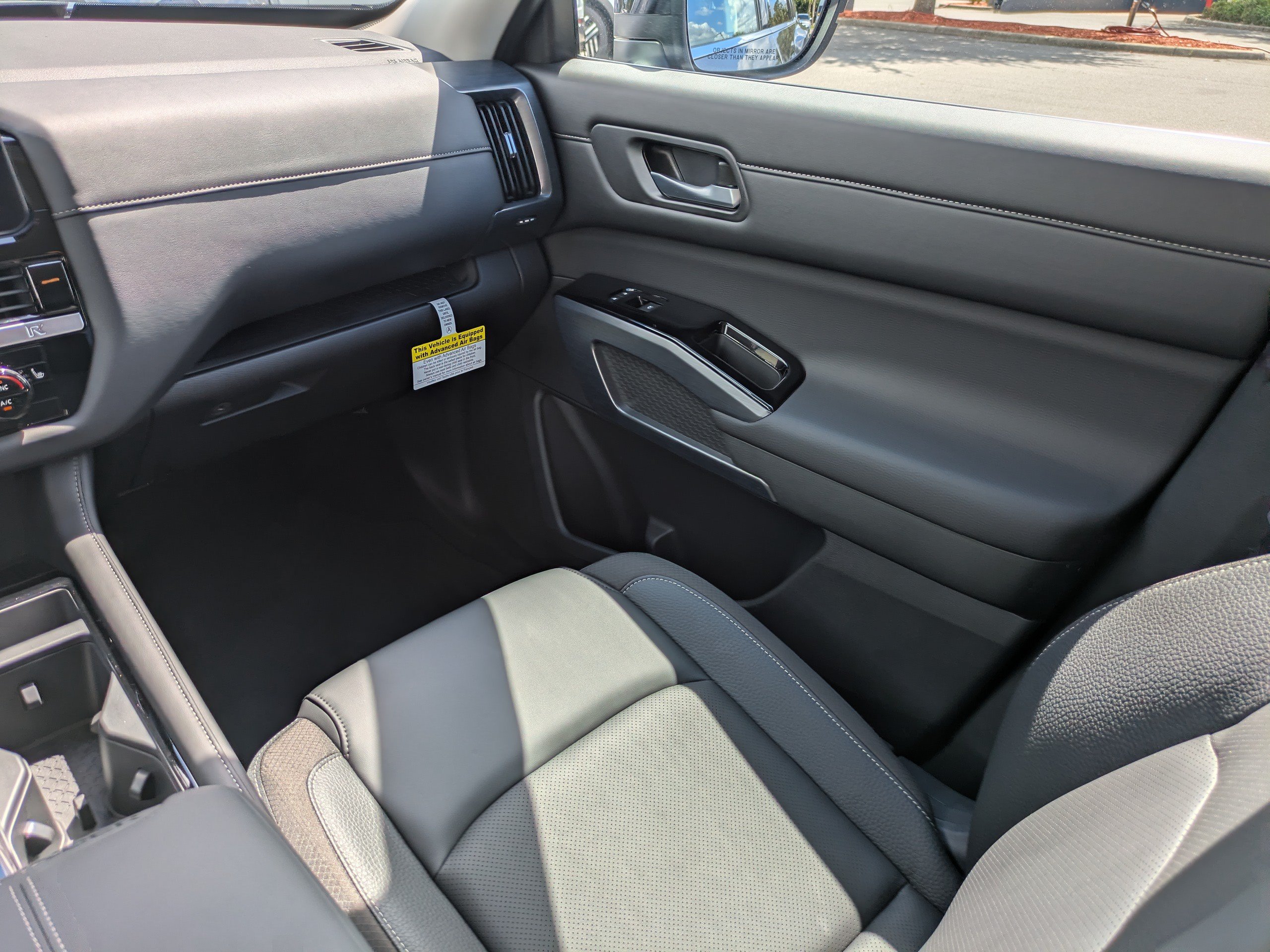New 2026 Nissan Pathfinder SL FWD image 19