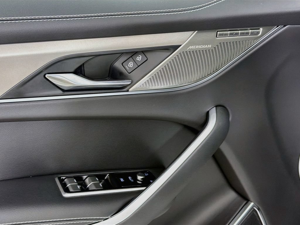 New 2026 Jaguar F-PACE R-Dynamic S AWD/4WD image 18