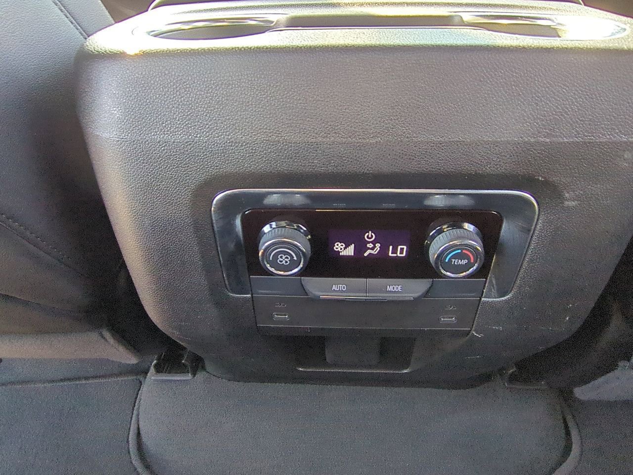 Used 2025 Chevrolet Suburban Z71 AWD/4WD image 21