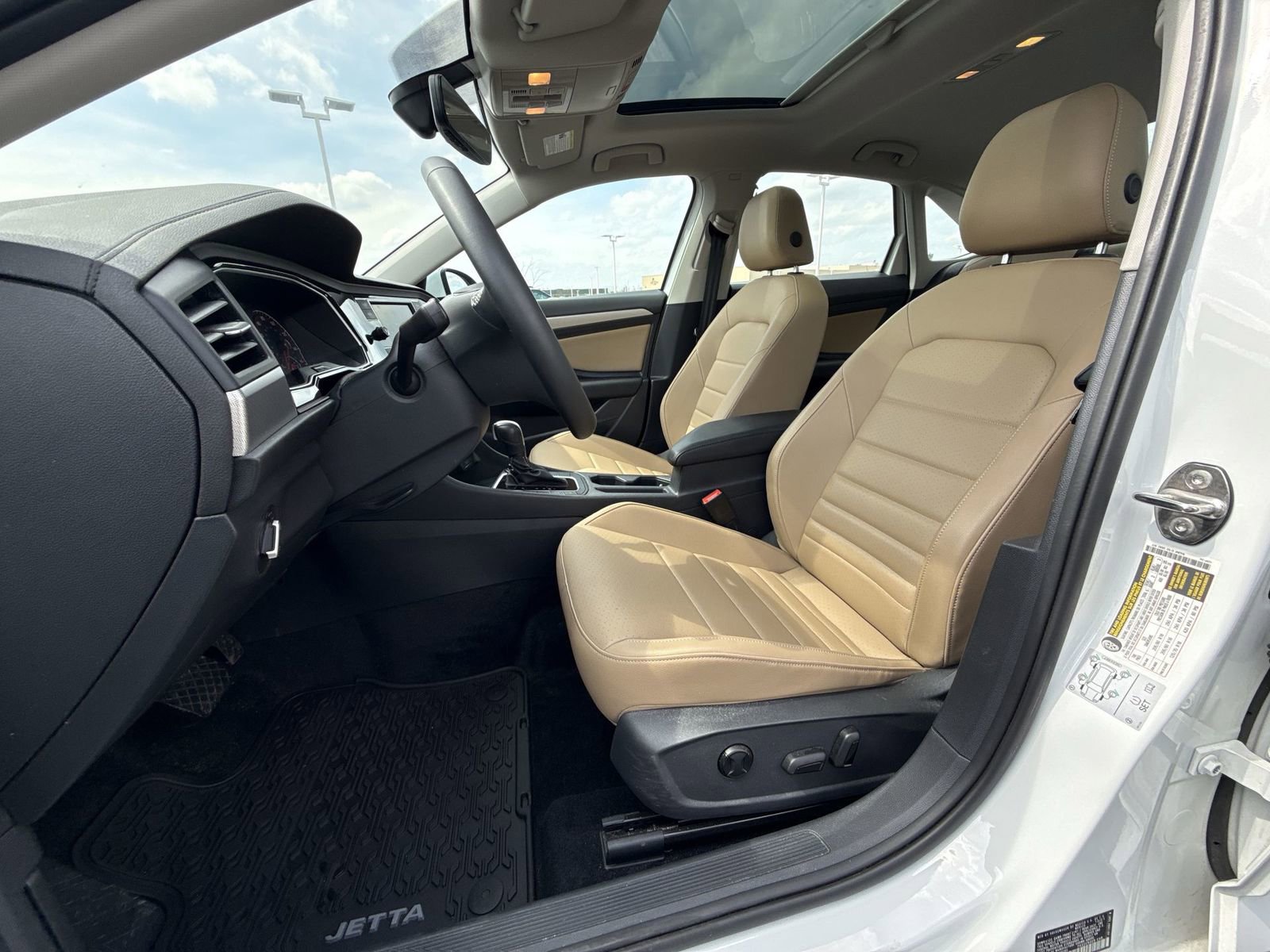 Used 2021 Volkswagen Jetta SE image 11