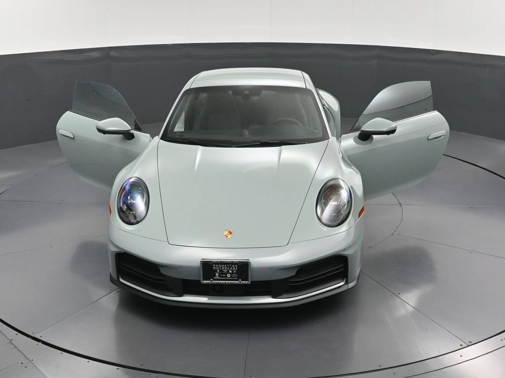Certified 2025 Porsche 911 Carrera RWD image 31