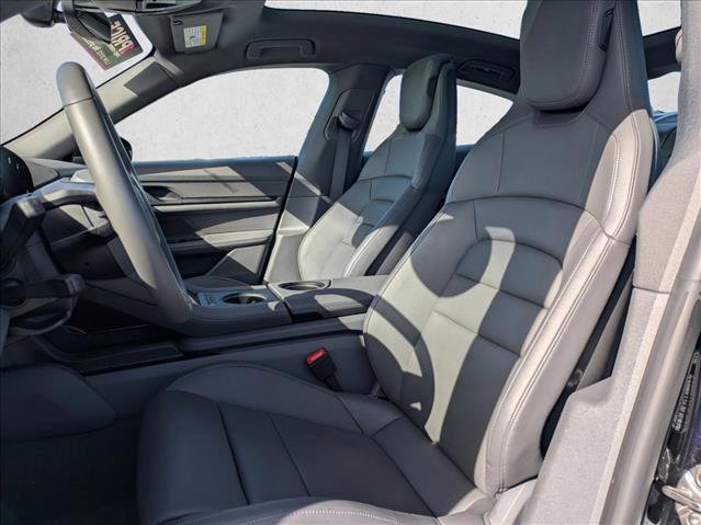 Used 2023 Porsche Taycan image 17