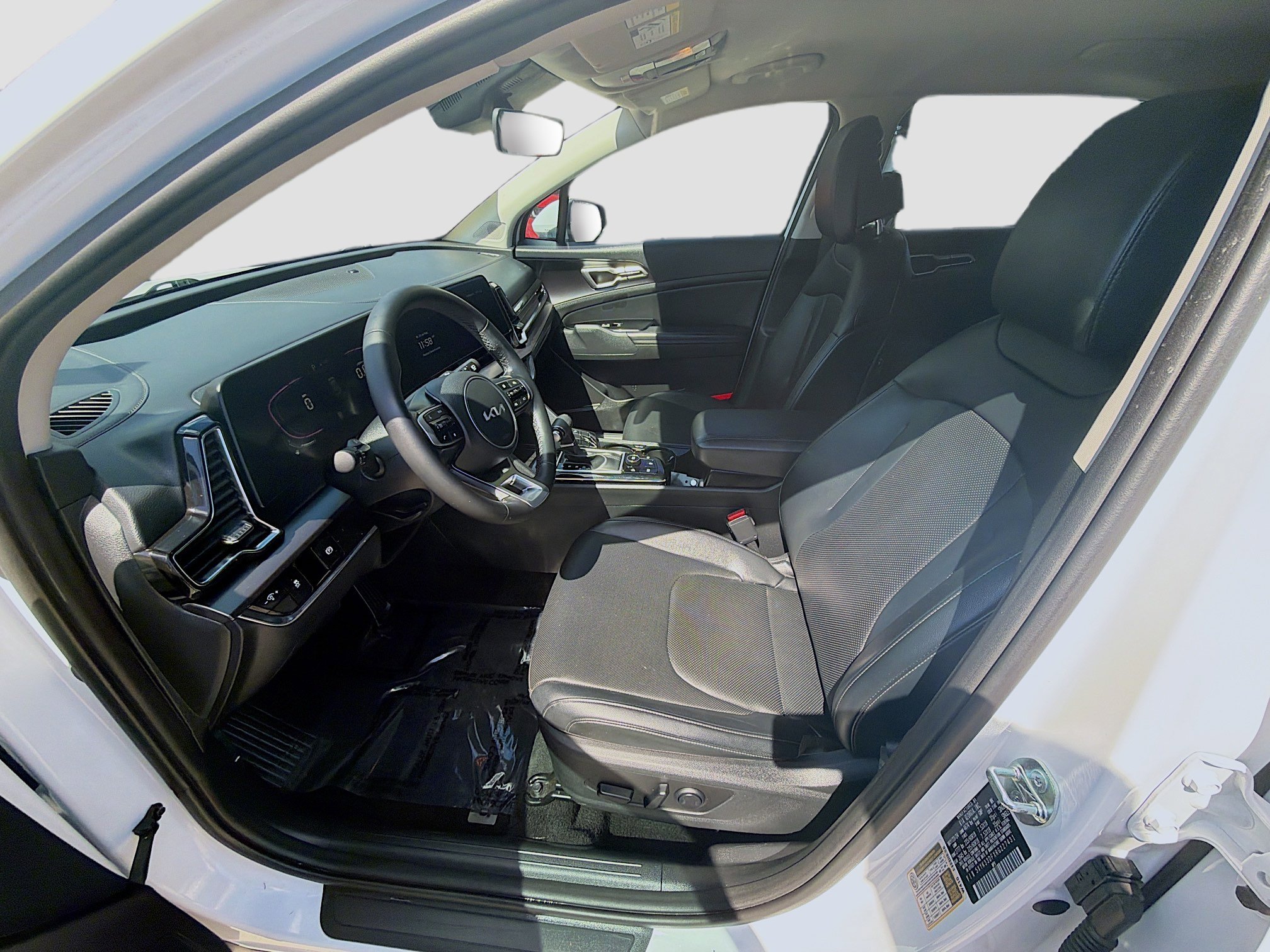 Used 2024 Kia Sportage EX image 19