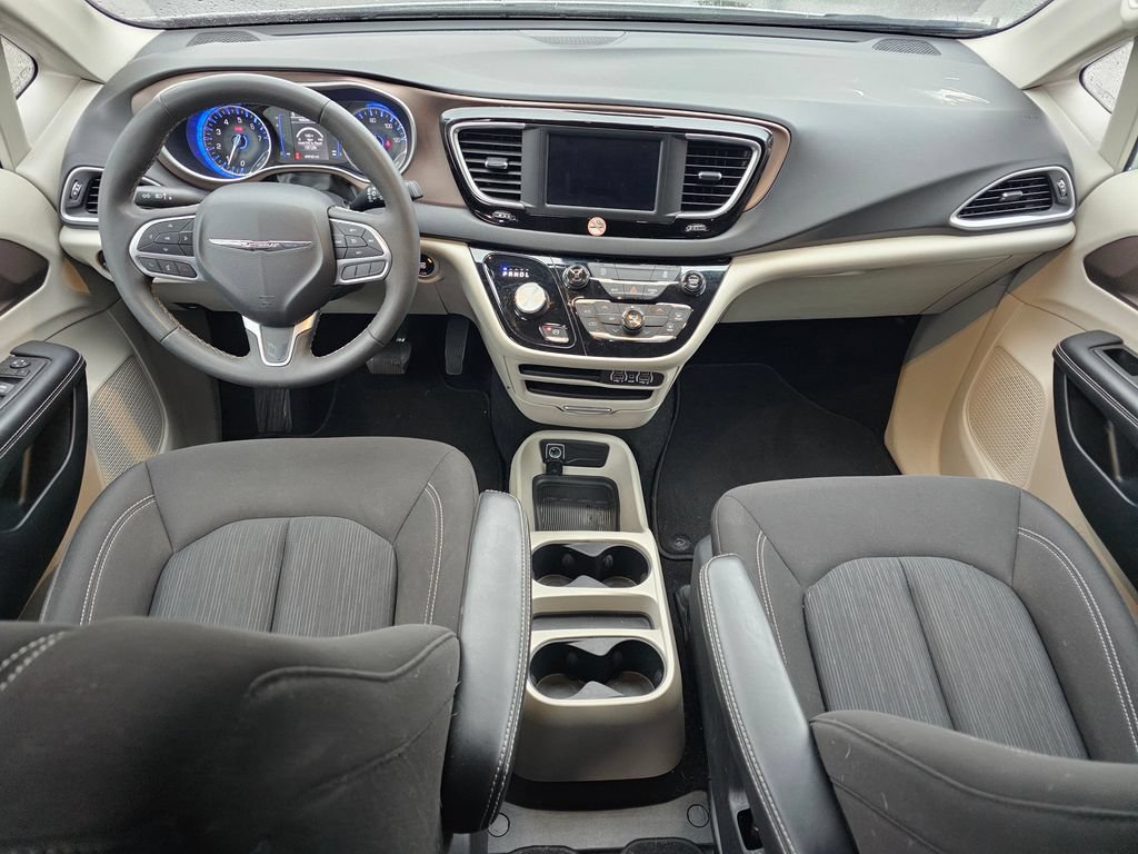 Used 2024 Chrysler Voyager LX FWD image 15
