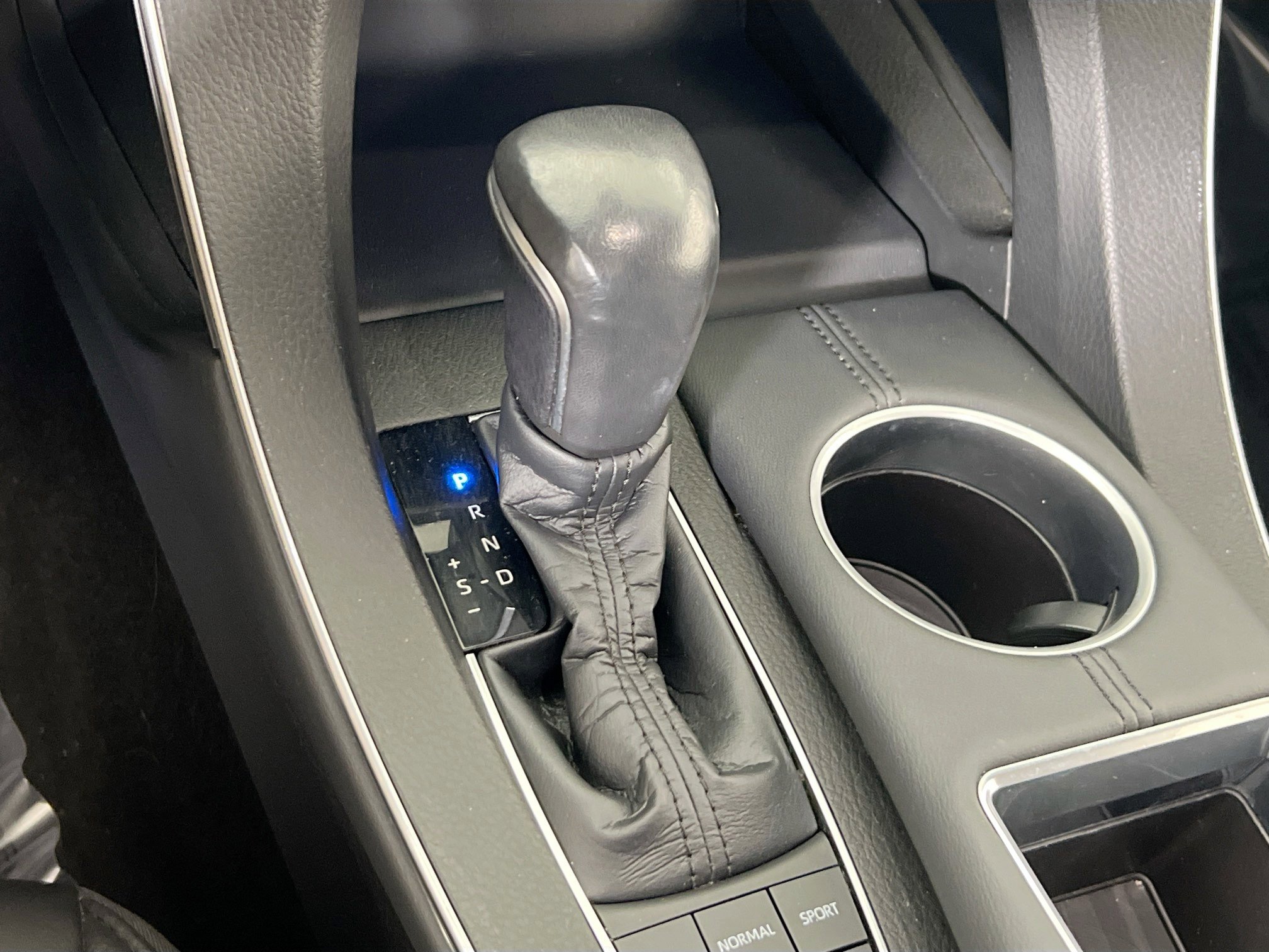 Used 2021 Toyota Avalon XLE image 16