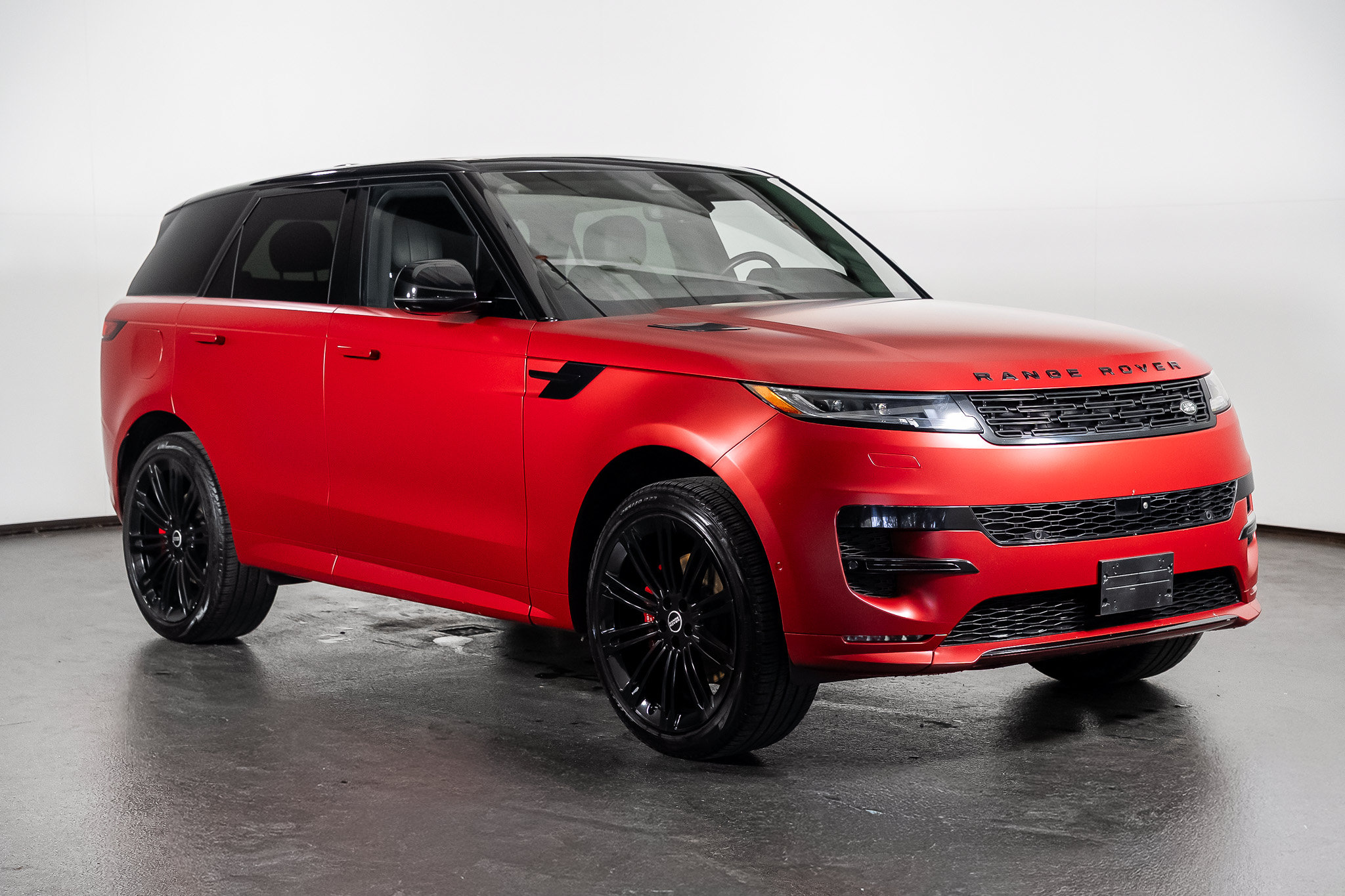 Used 2024 Land Rover Range Rover Sport Dynamic SE AWD/4WD image 35